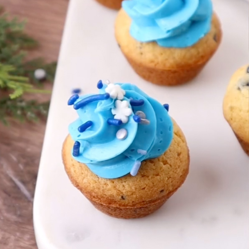 Blueberry Cheesecake Cookie Cups